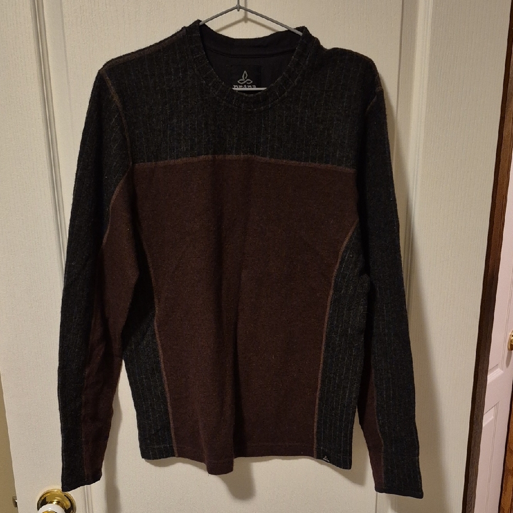 Prana Men's Brown and Black Crewneck Sweater